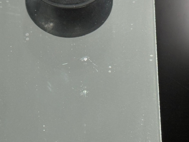 プジョー リフターのフロントガラスリペア